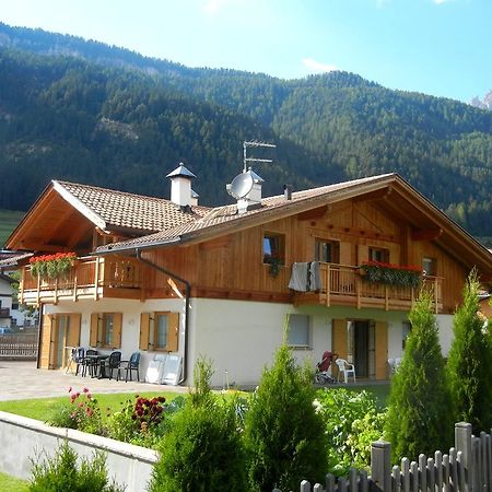 Anna Apartment Pozza di Fassa Buitenkant foto