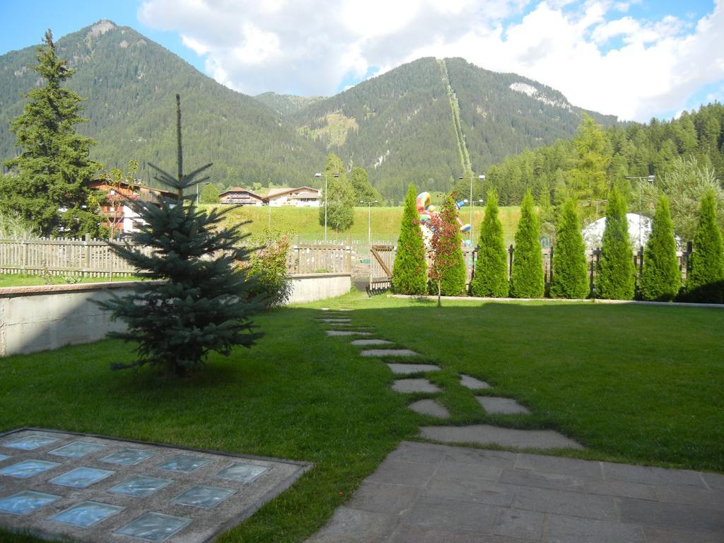 Anna Apartment Pozza di Fassa Buitenkant foto
