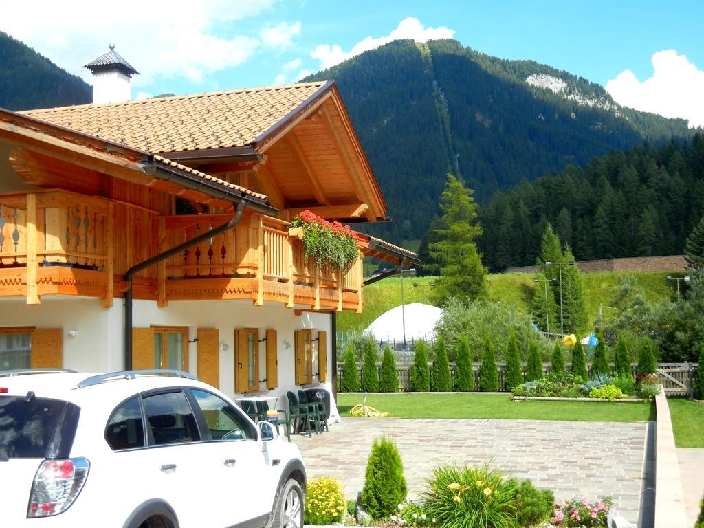 Anna Apartment Pozza di Fassa Buitenkant foto